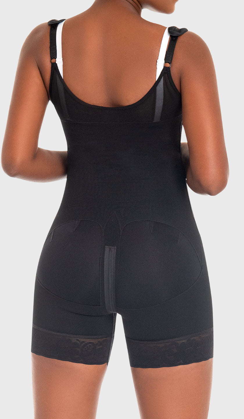 Fajas Wholesale Black Lace Hooks U Neck Crotchless Big Size Full Body –  OriginalFaja
